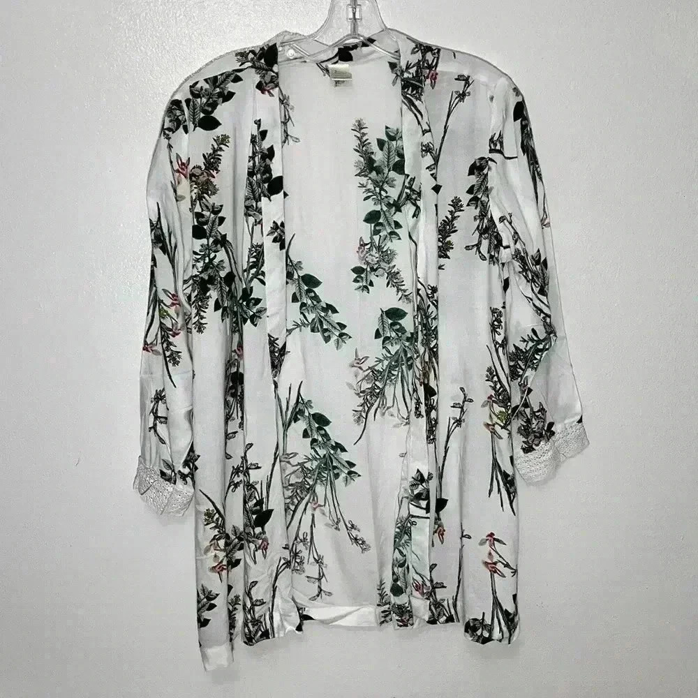 JAPNA LOUNGE white Floral Robe | size medium
